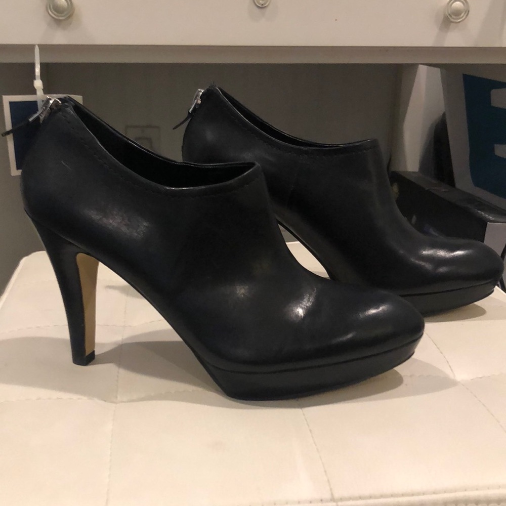 Plain Black heels - Picture 3 of 4